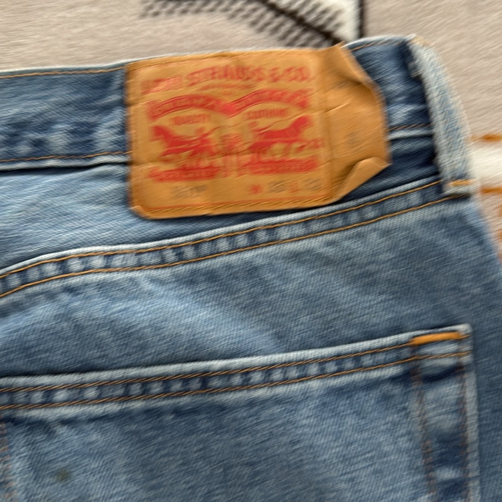 Men’s Levi jeans - Picture 4 of 10